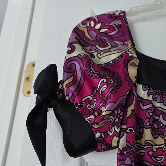 Women's Paisley Puff Sleeve Top - Picture 2 of 4